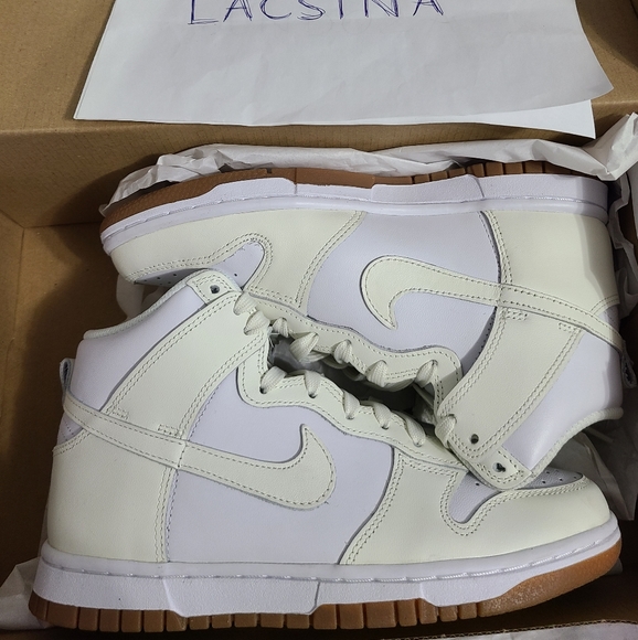NWT Nike Dunk High Sail Gum - Picture 2 of 2